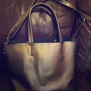 Bronze tote